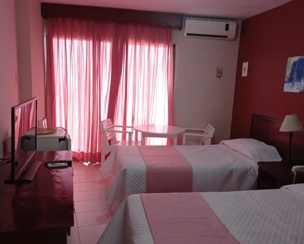 Standard Twin room with balcony and with partial ocean view