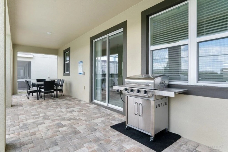 Glamorous 6-Bed With Private Pool/Spa home