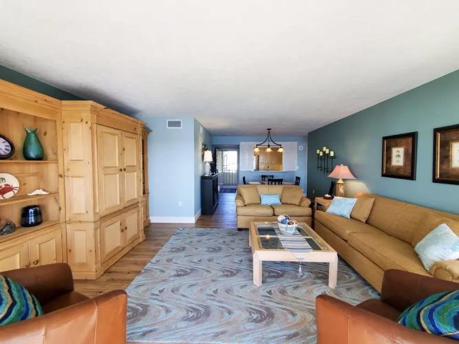 Alan's Hickory Bay West Condo