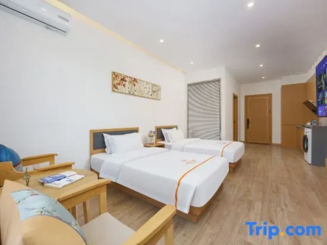 1 Bedroom Suite with mountain view