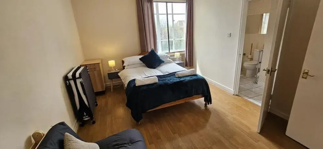 Brondesbury Apartment