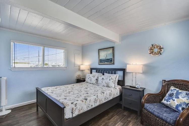 Beachfront Charm - 3 Br Home