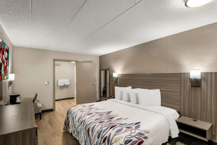 Red Roof Inn Enfield