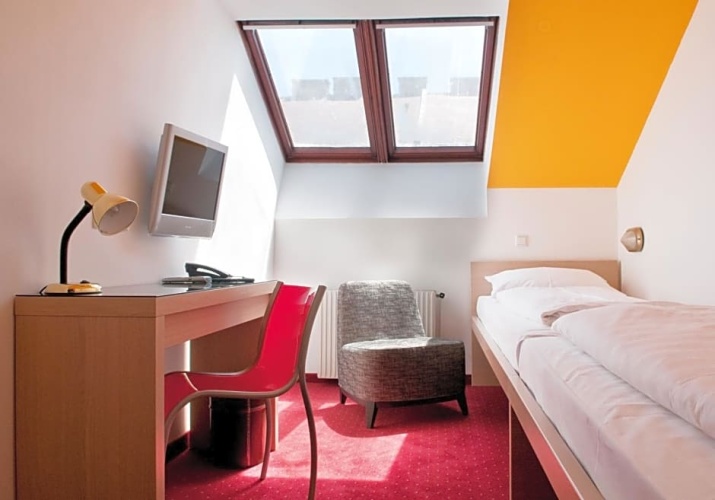 Standard Double room with view