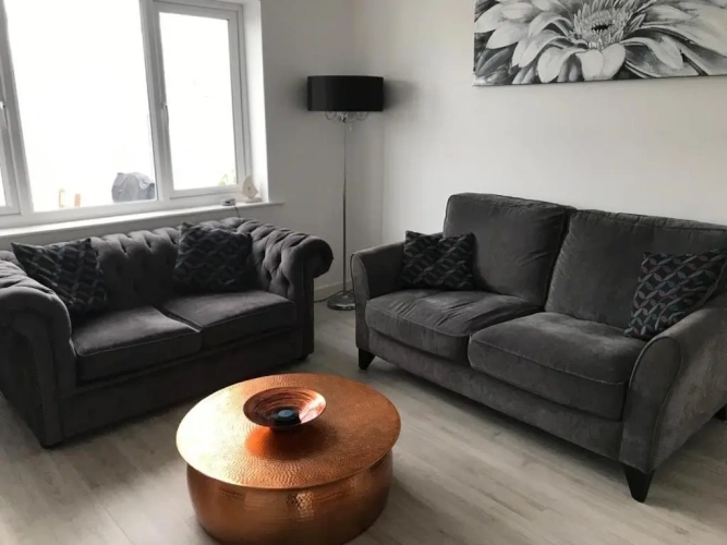 2 Bedrooms Cottage