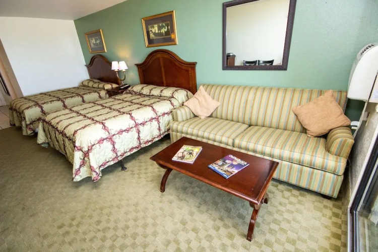 Court Capri Condos by Hosteeva
