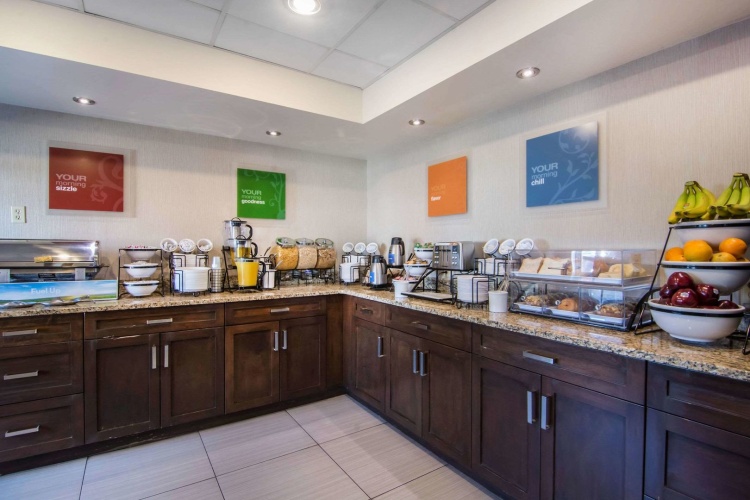 Comfort Inn & Suites Airport photo 30