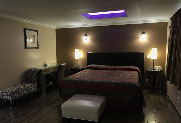 Sky Palm Motel