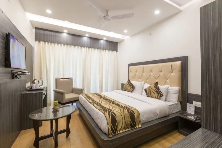 Deluxe Double room with land view