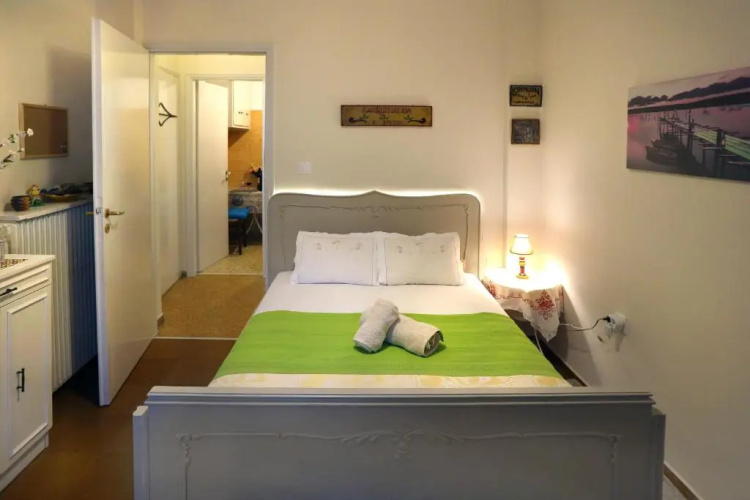 Aristotle's studio apartment