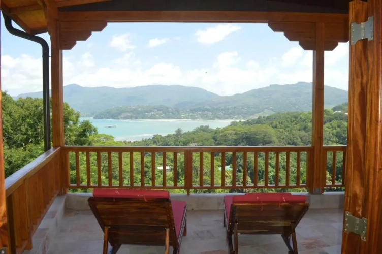Apartment with sea view