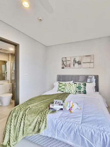 3 Bedrooms Apartment with city view