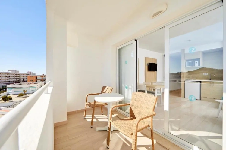 1 Bedroom Apartment with balcony