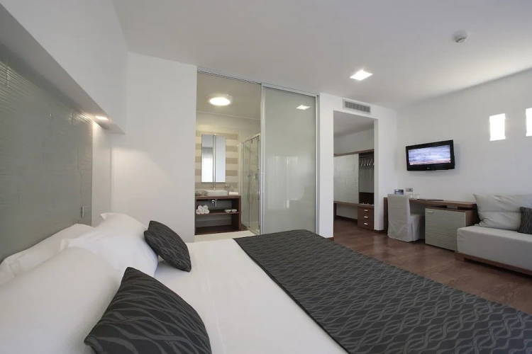 Standard Triple room with balcony