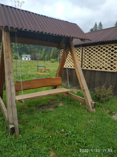 U Anastasii i Sofii bilya richki