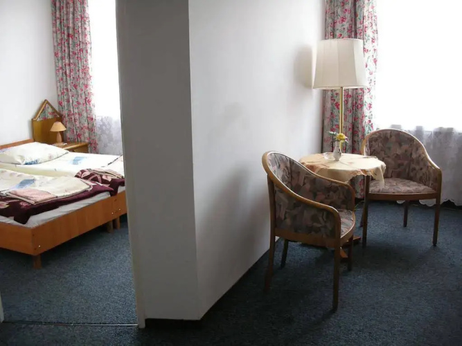Plonia Hotel