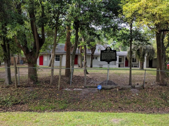 3 Bedrooms Cottage