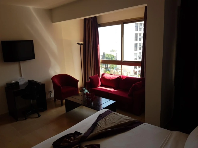 Deluxe Single Studio