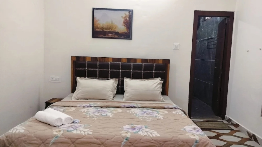 Baikunth Home Stays