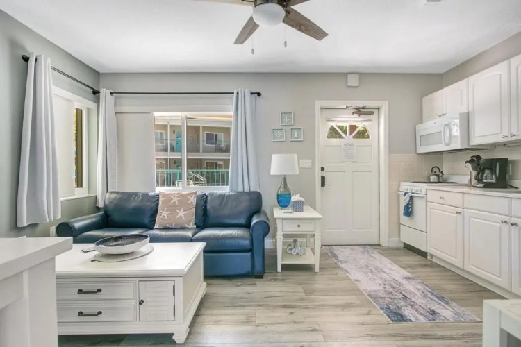 Five Palms Suite 103 - Daily - Weekly - Monthly