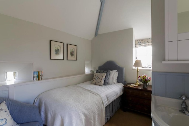 Standard Single room with view