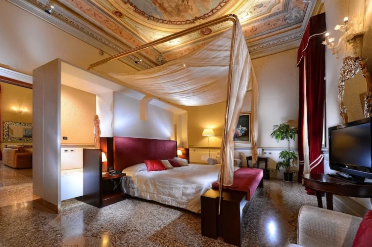 Royal Suite