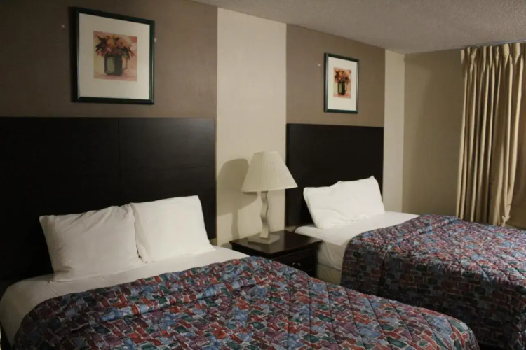Select Inn Maple Grove
