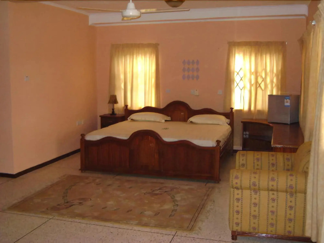 East Airport Guesthouse
