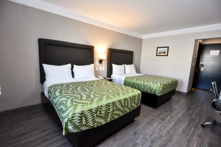 Plaza Camelinas Hotel