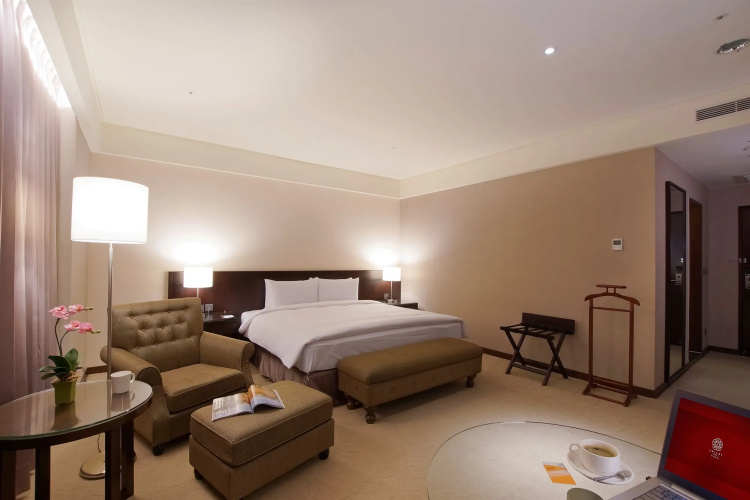 CHECK Inn Taichung LaiLai