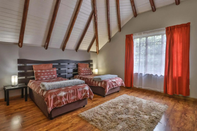 Self catering, fully equipped, 2 storey cottage.