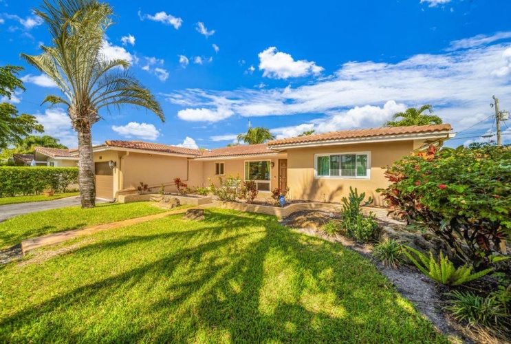 3 Bedrooms Villa