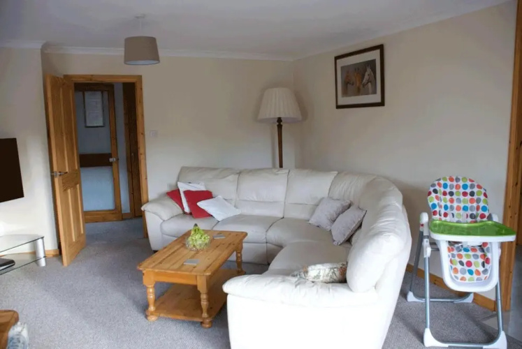 Lovely 3 Bedroom Bungalow Located in Drummore