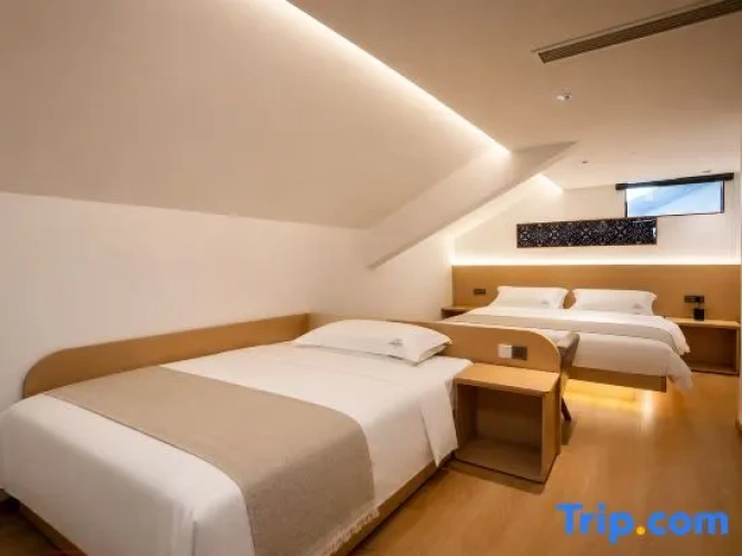 Standard Twin Family Attic room