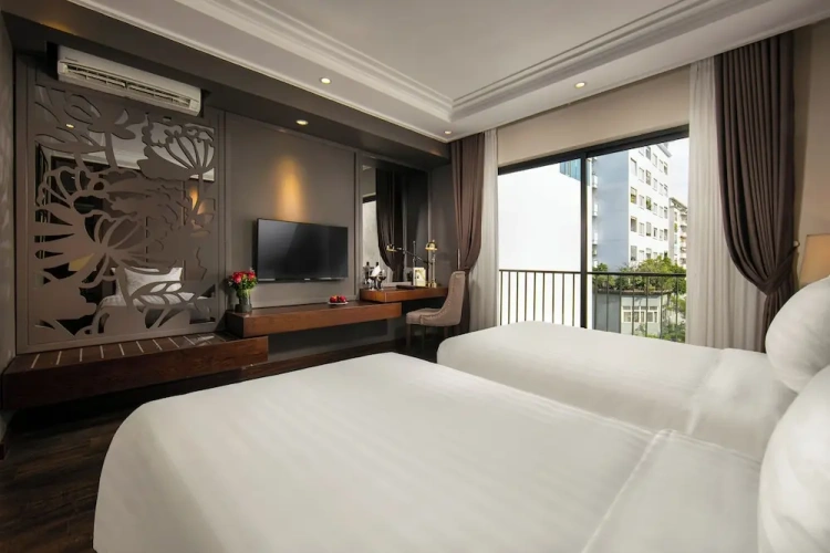 Premier Twin room with city view