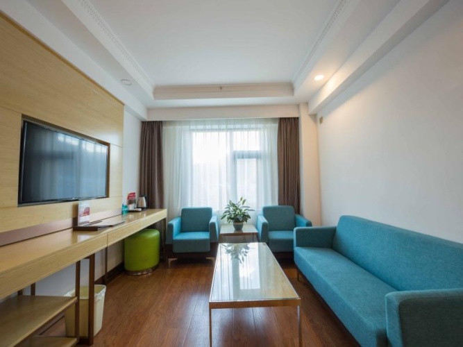 Deluxe Suite