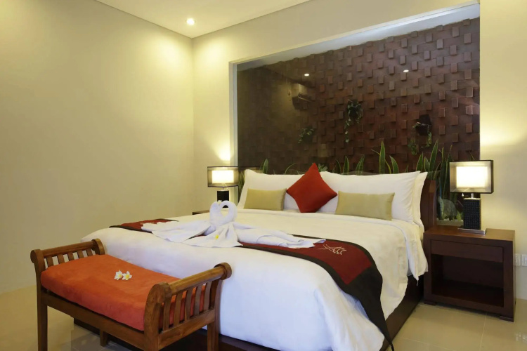 Royal Nyanyi Villa