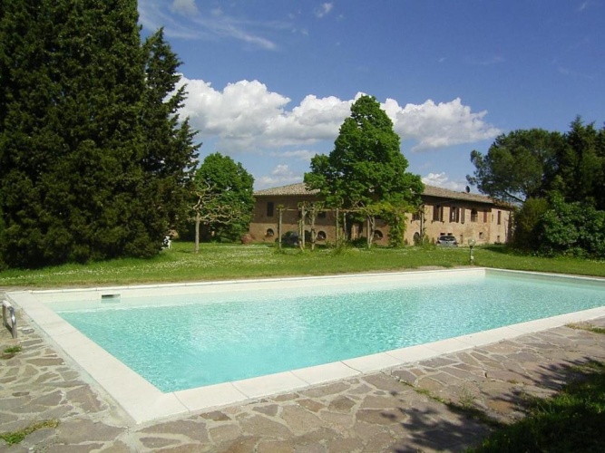 4 Bedrooms Villa