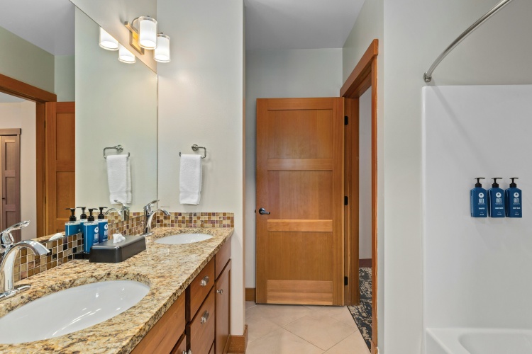Worldmark Chelan - Lake House photo 10