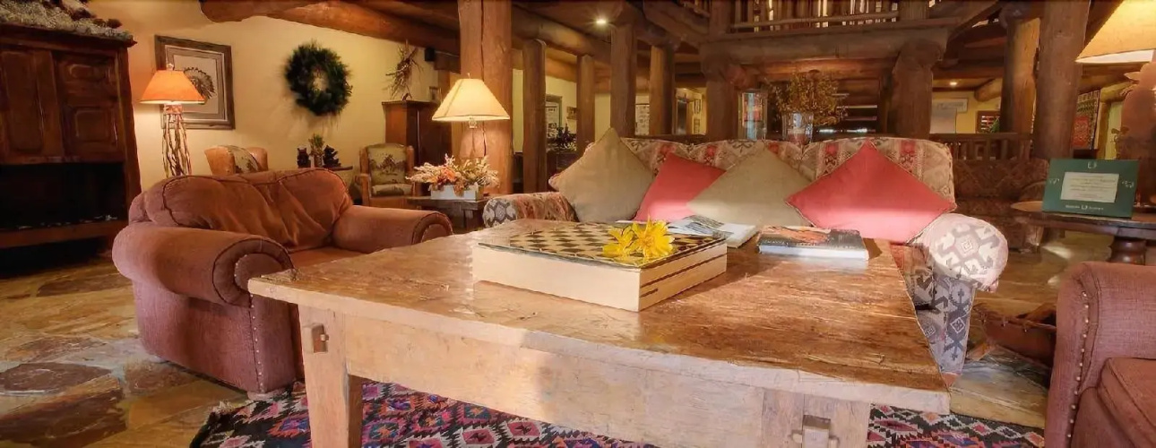 Daniels Summit Lodge