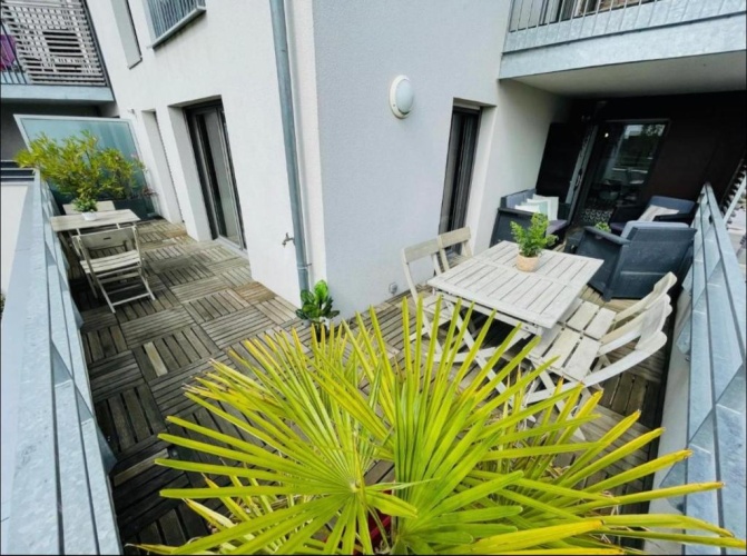3 Bedrooms Apartment