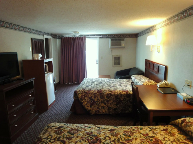 Hyannis Travel Inn