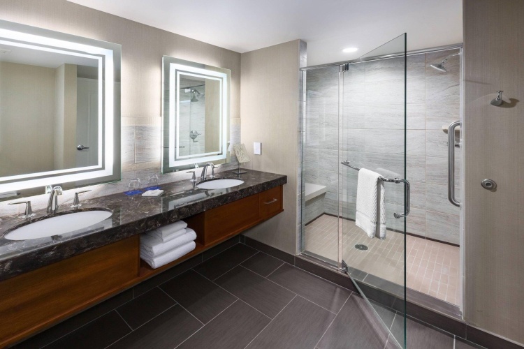 Executive Double Suite with river view