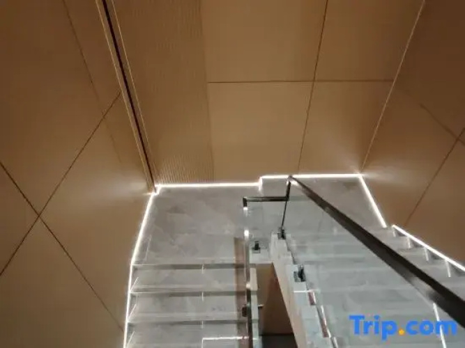 Yaxuan Smart Hotel