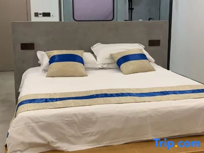 Standard Double room with view