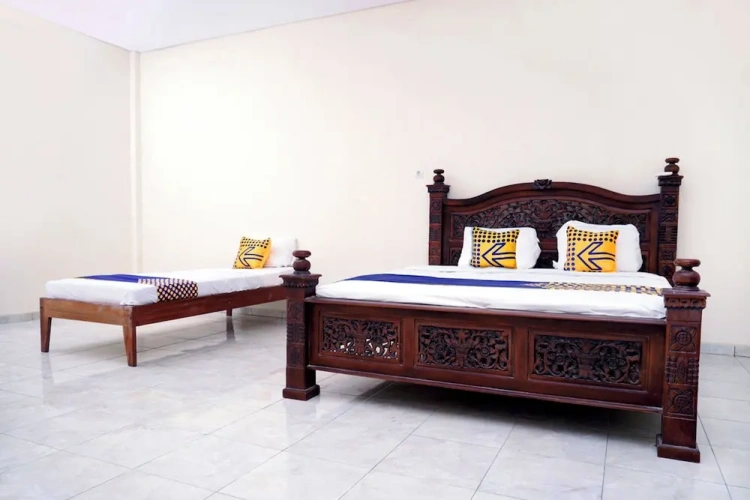 Standard Triple room