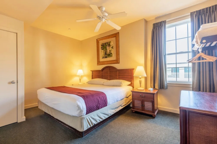 Ebb Tide Suites