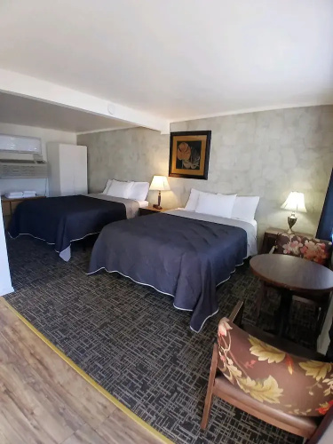 Silver Lakes Inn