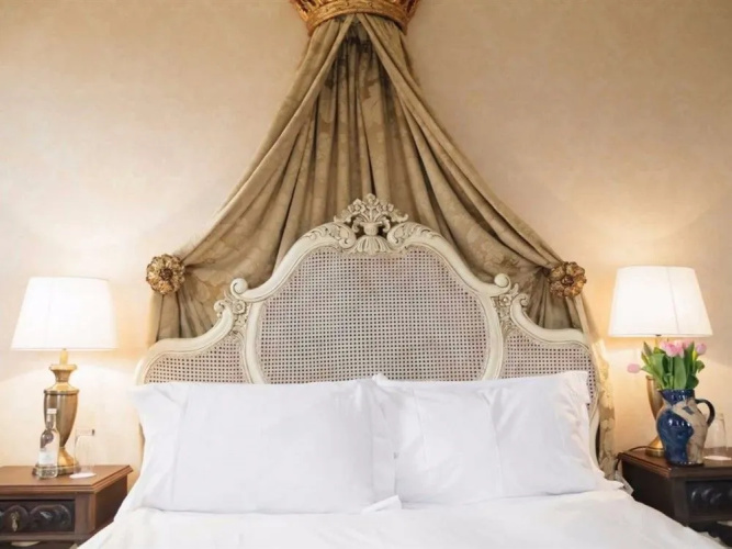 The Salutation