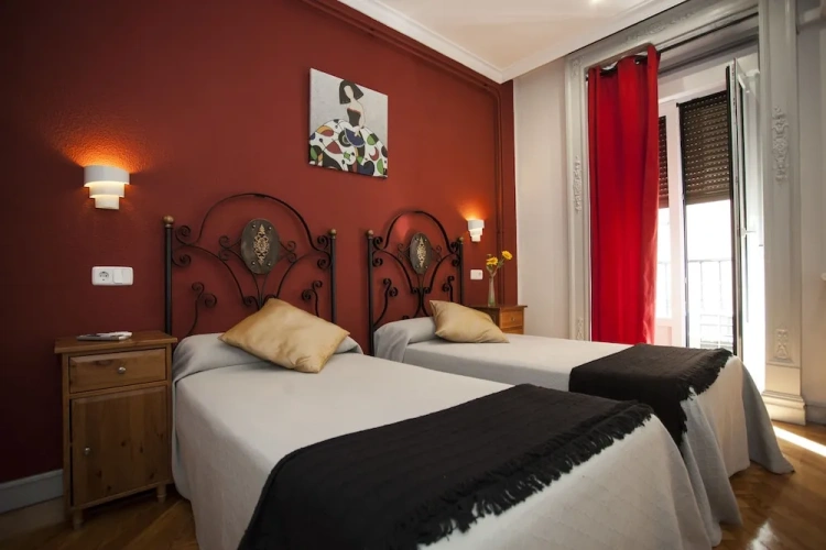 Standard Double room with city view